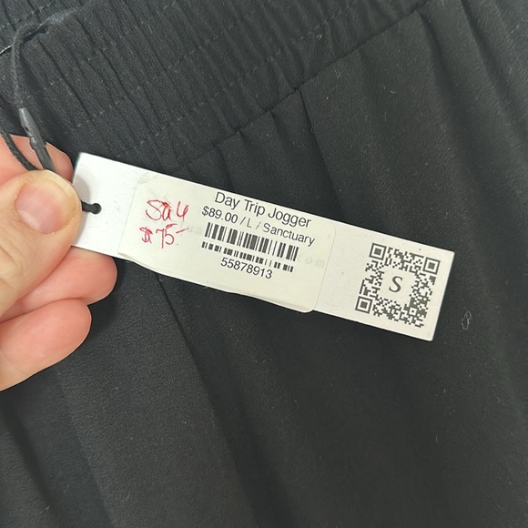 Sanctuary - Day Trip Pull On Jogger in Black - Picture 6 of 8